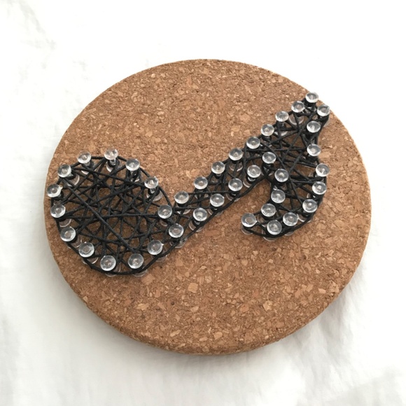 Handmade Eight Music Note Art Decor Round Black Brown Tan 7" Diameter - Picture 6 of 15